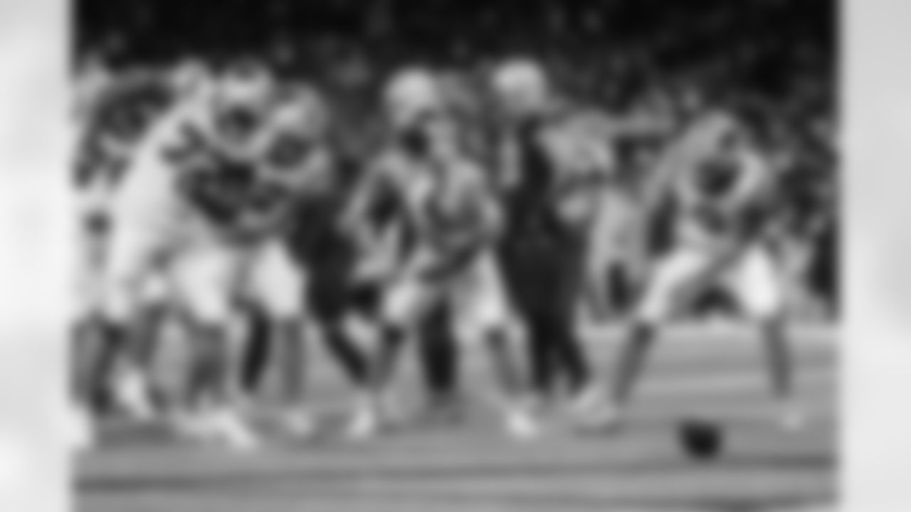 121425_CARatNO_AS206793