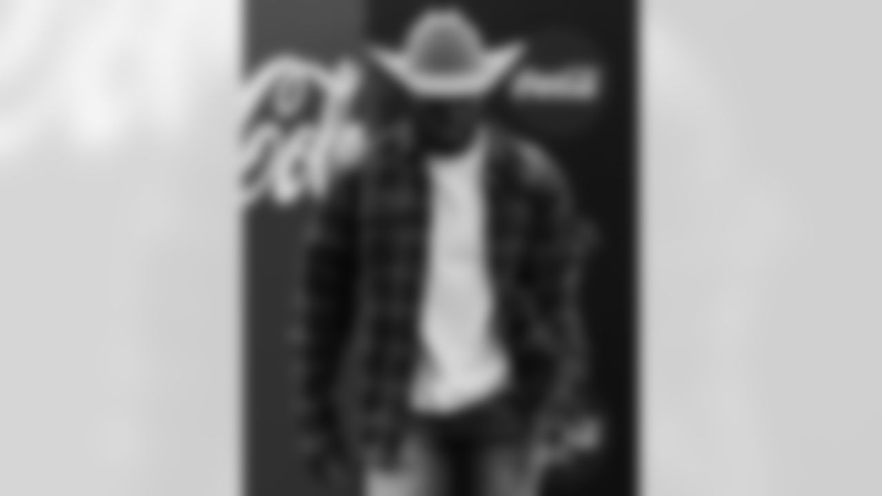 122125_CARvsTB_CB205580-2