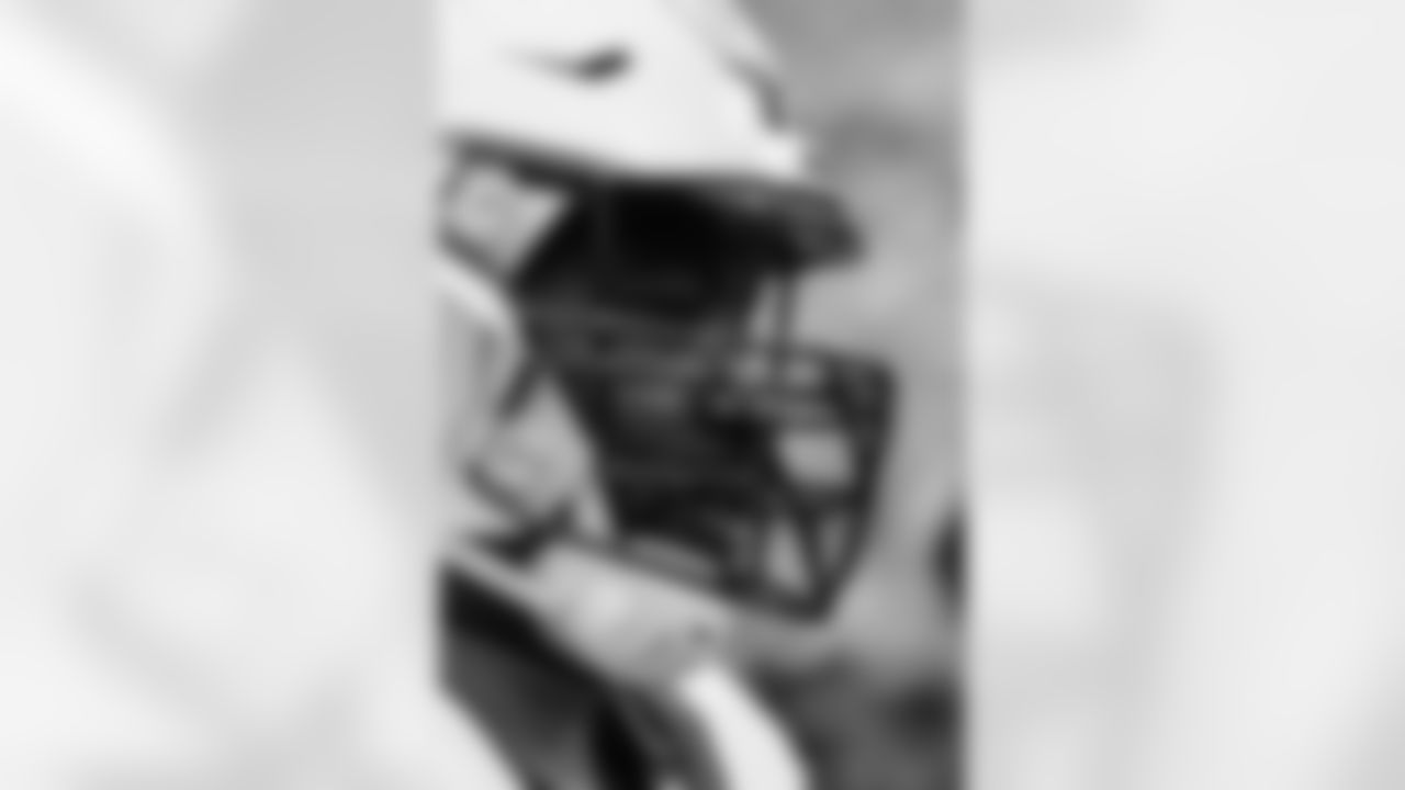 110225_CARatGB_AS204689