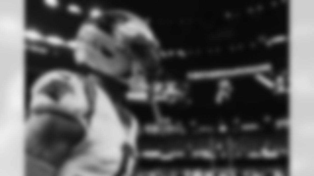 121425_CARatNO_AS302113