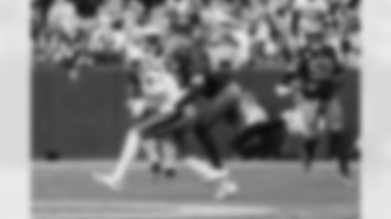 110225_CARatGB_AS100864