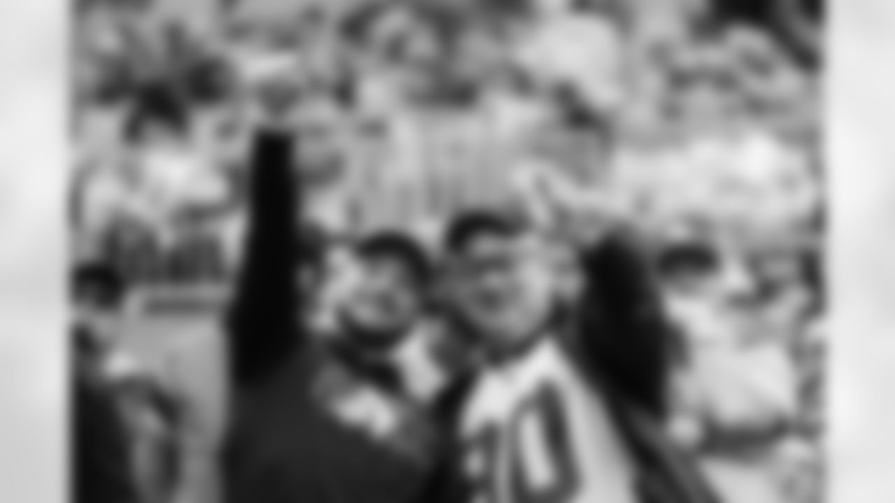 101225_DALvsCAR_KJ2_0475