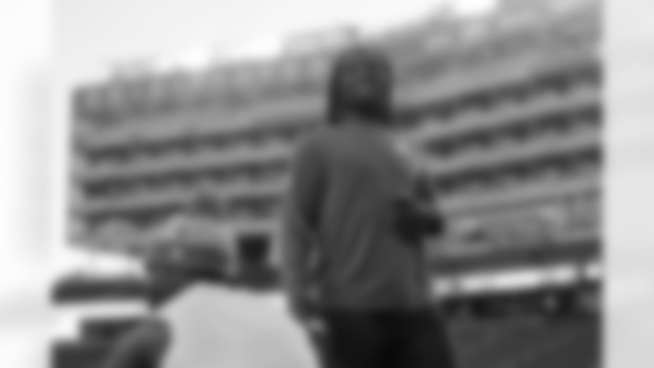 112425_CARatSF_AS306264