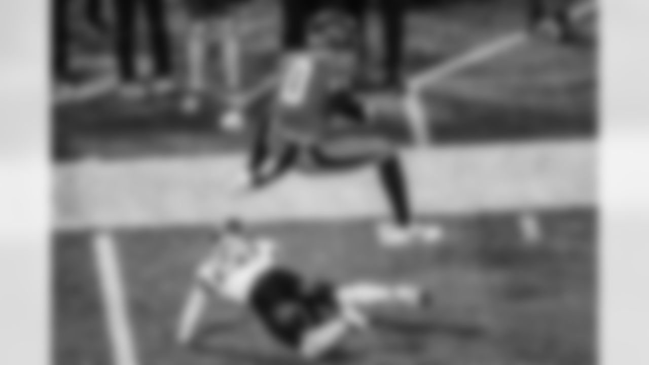TE Ja'Tavion Sanders in Week 6 against the Atlanta Falcons
