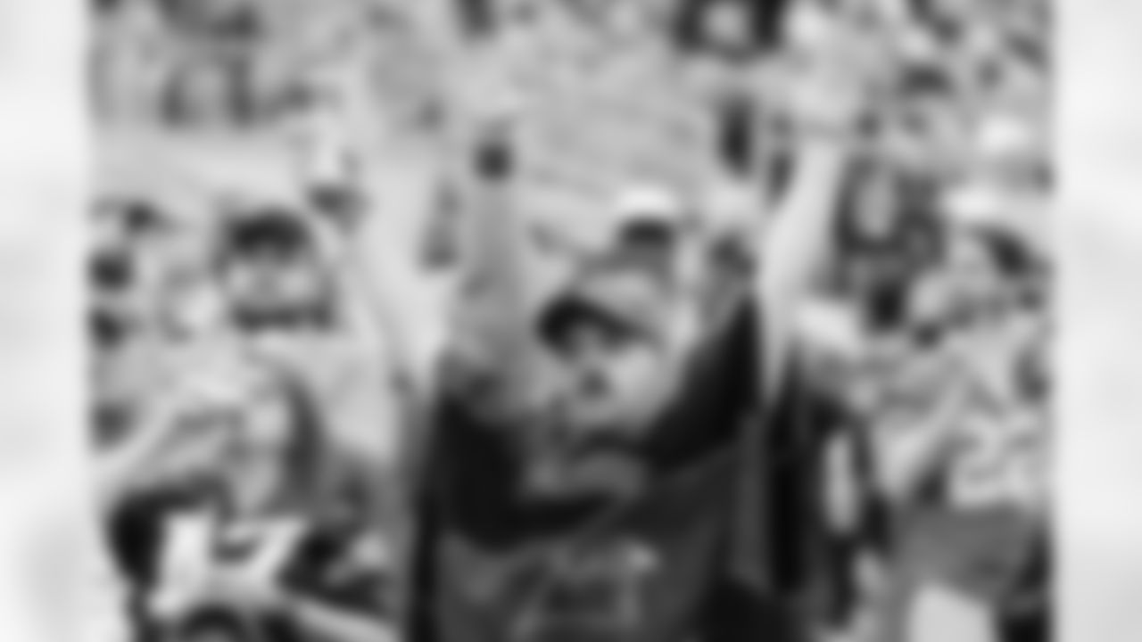 101225_DALvsCAR_KJ2_0308
