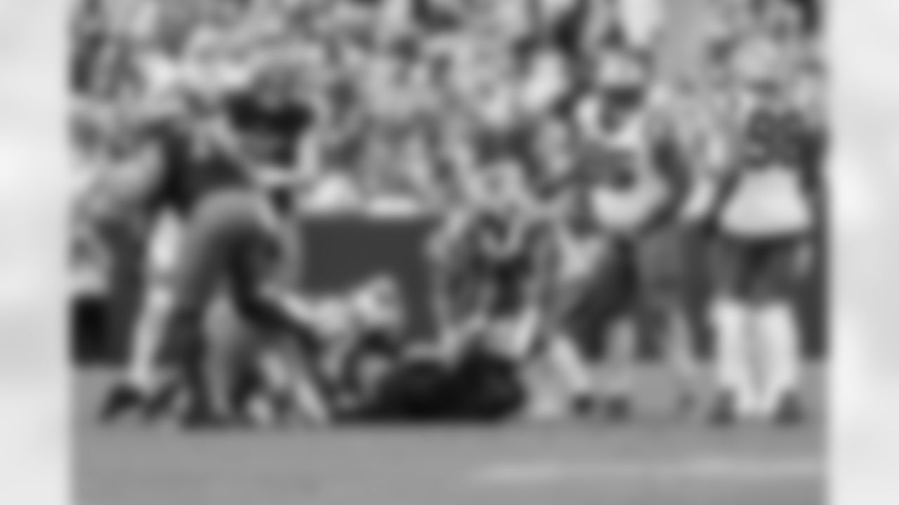 110225_CARatGB_AH203190