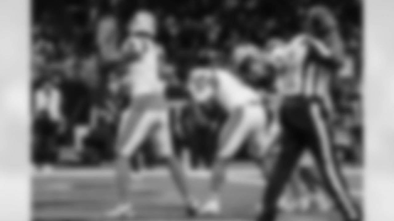 121425_CARatNO_AH102175