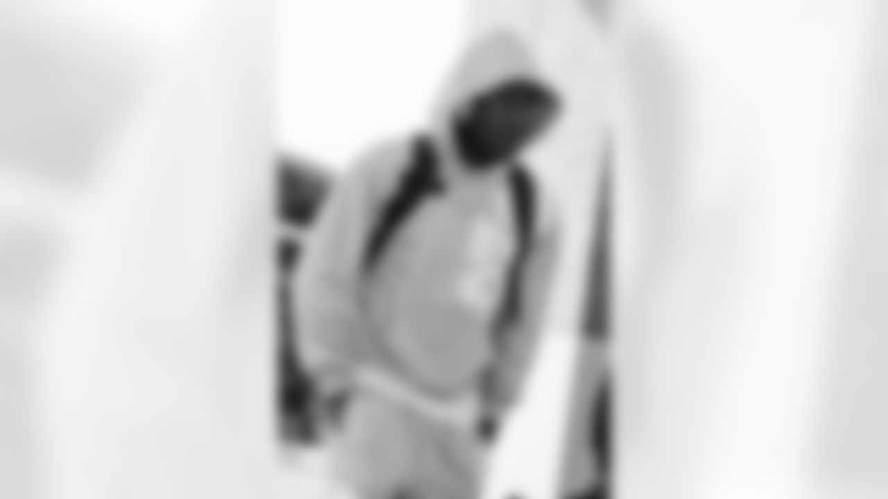 110225_CARatGB_CB205774