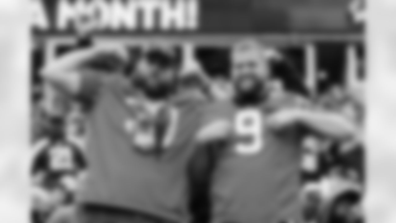 101225_DALvsCAR_KJ2_0410