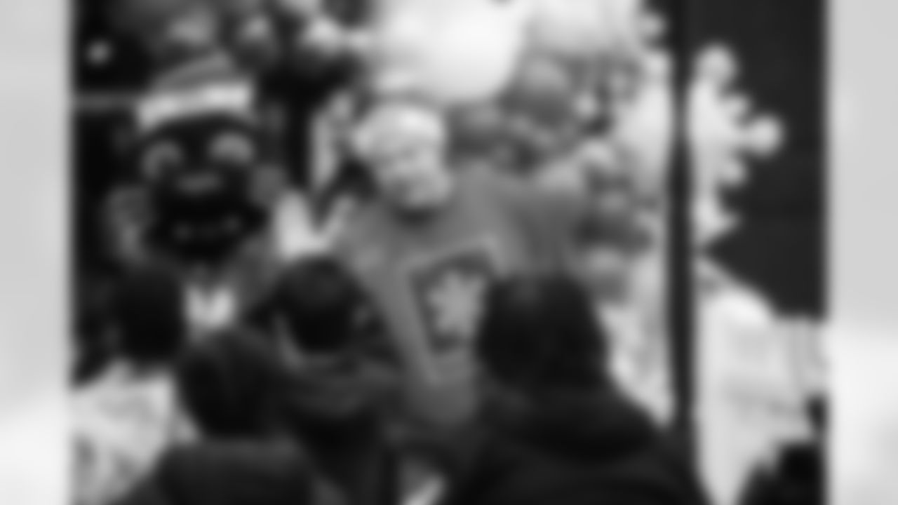 120925_JTTC_SELECTS-101113