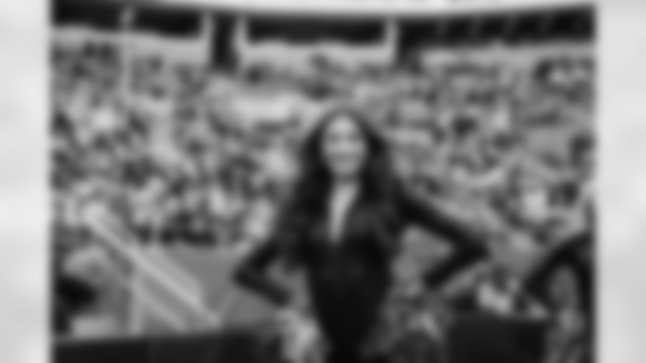 251130 ENT vs LA Rams TopCats-193