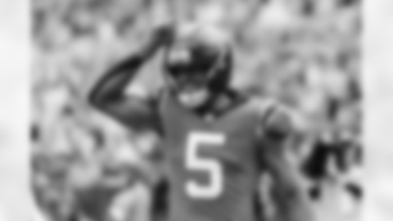 101225_DALvsCAR_AH109925