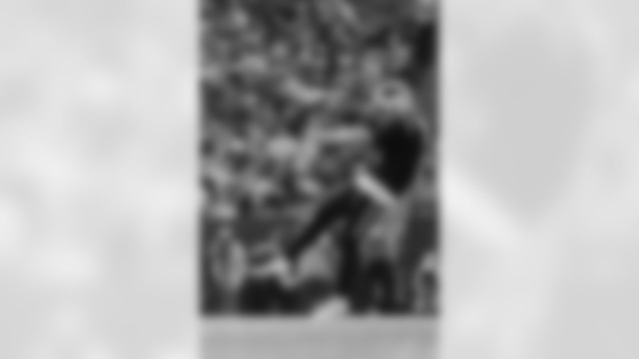 110925_CARvsNO_AS308425