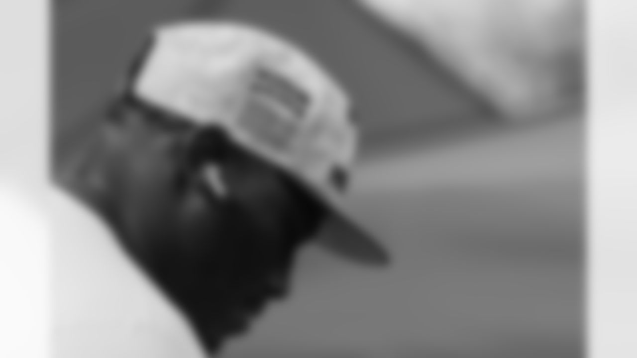 110925_CARvsNO_CB204470