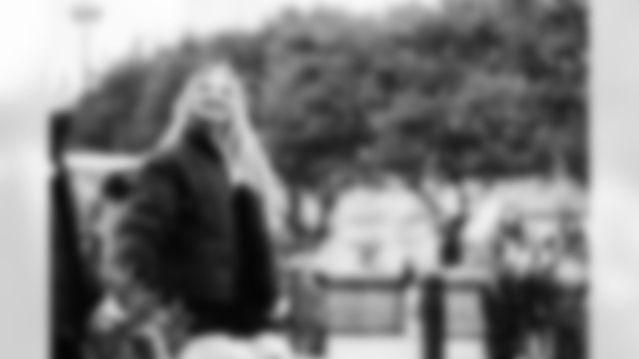 120925_JTTC_SELECTS-101052