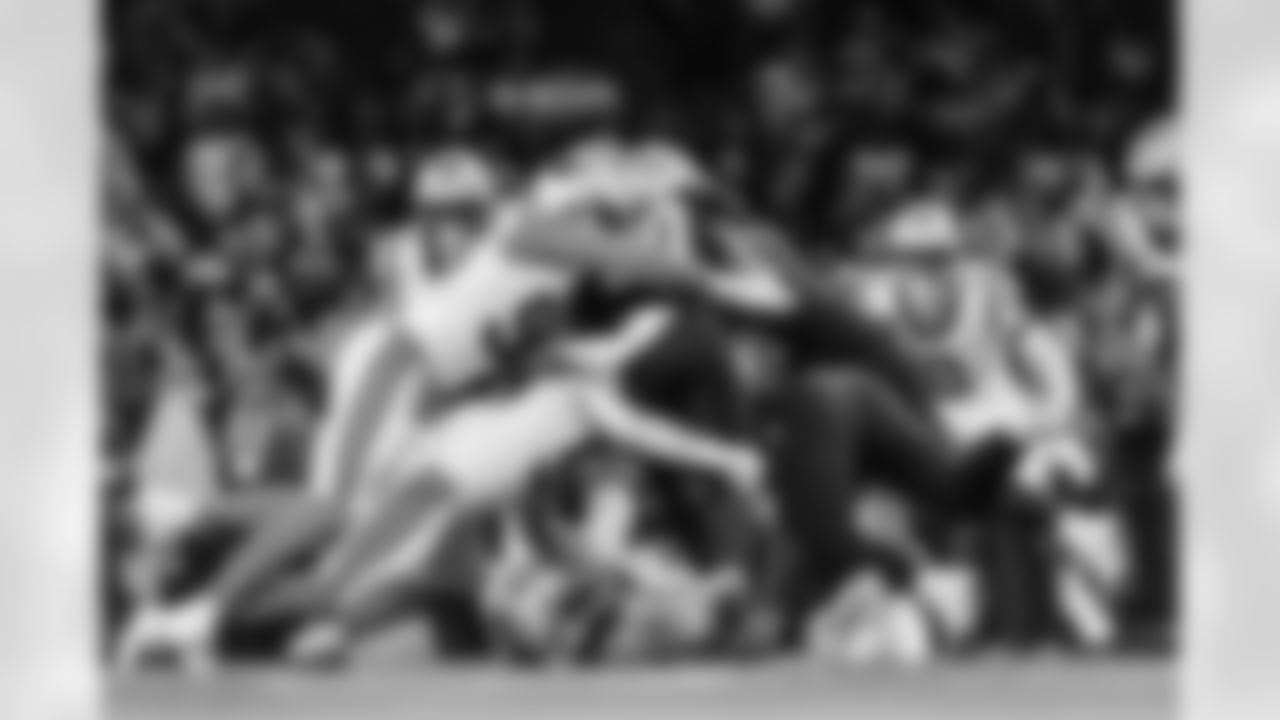 121425_CARatNO_AS105596