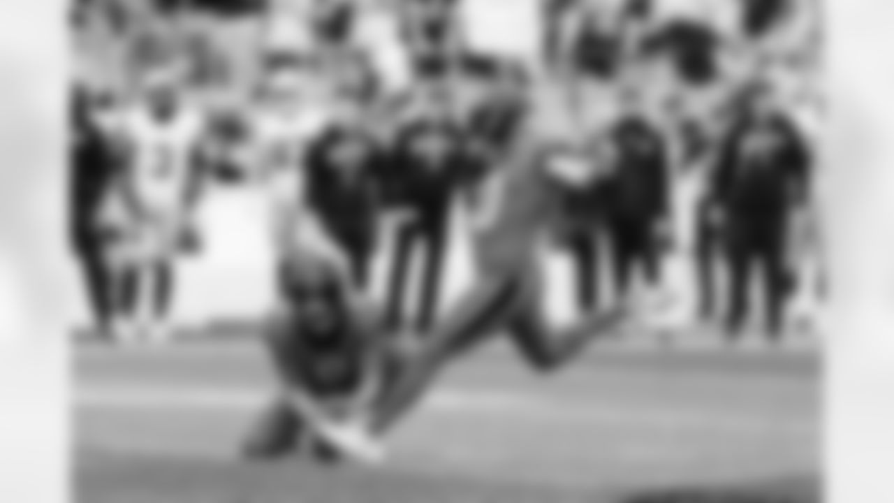 101225_DALvsCAR_AH307616
