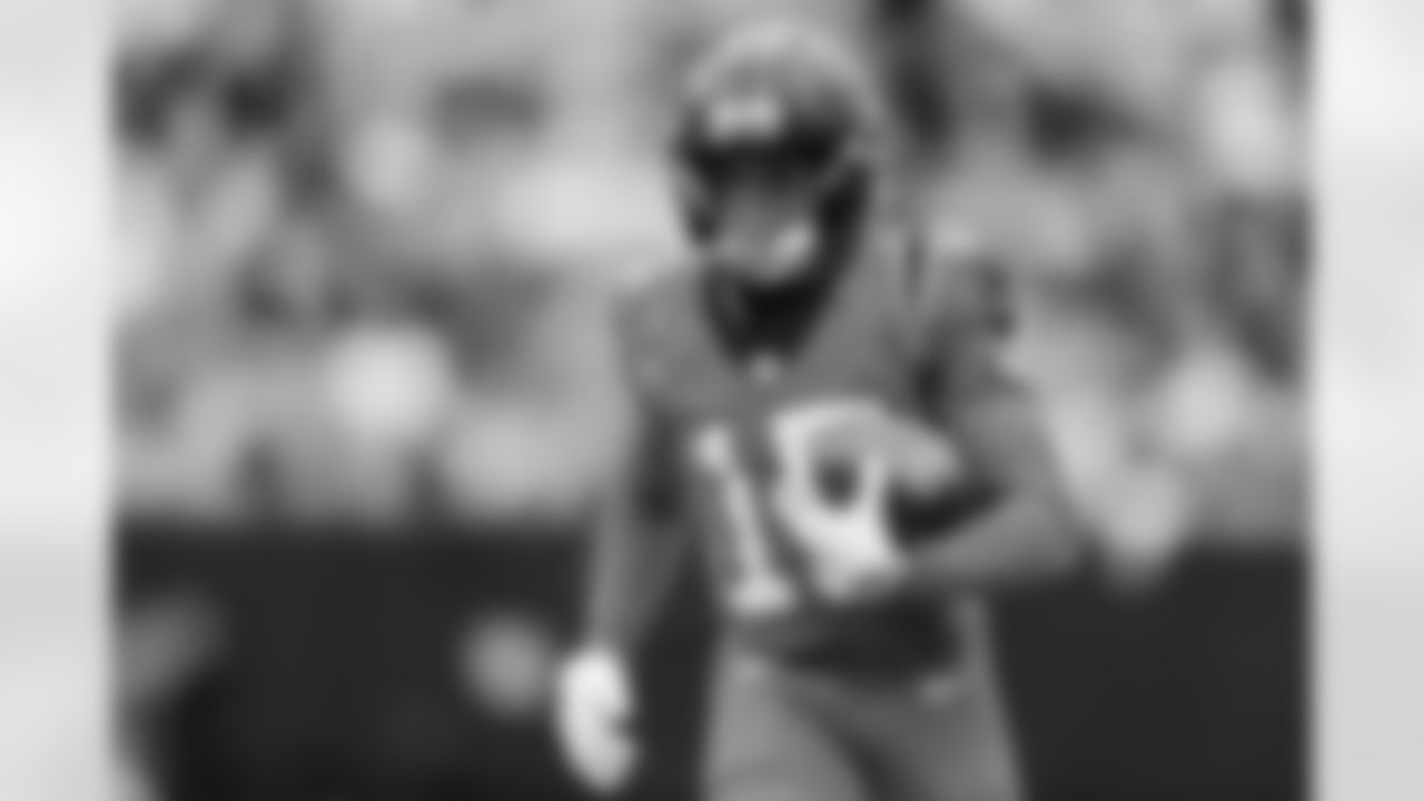 101225_DALvsCAR_HM2_3162