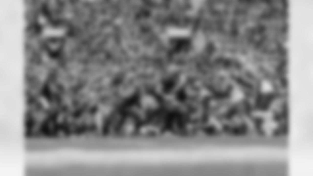 110225_CARatGB_AH104747