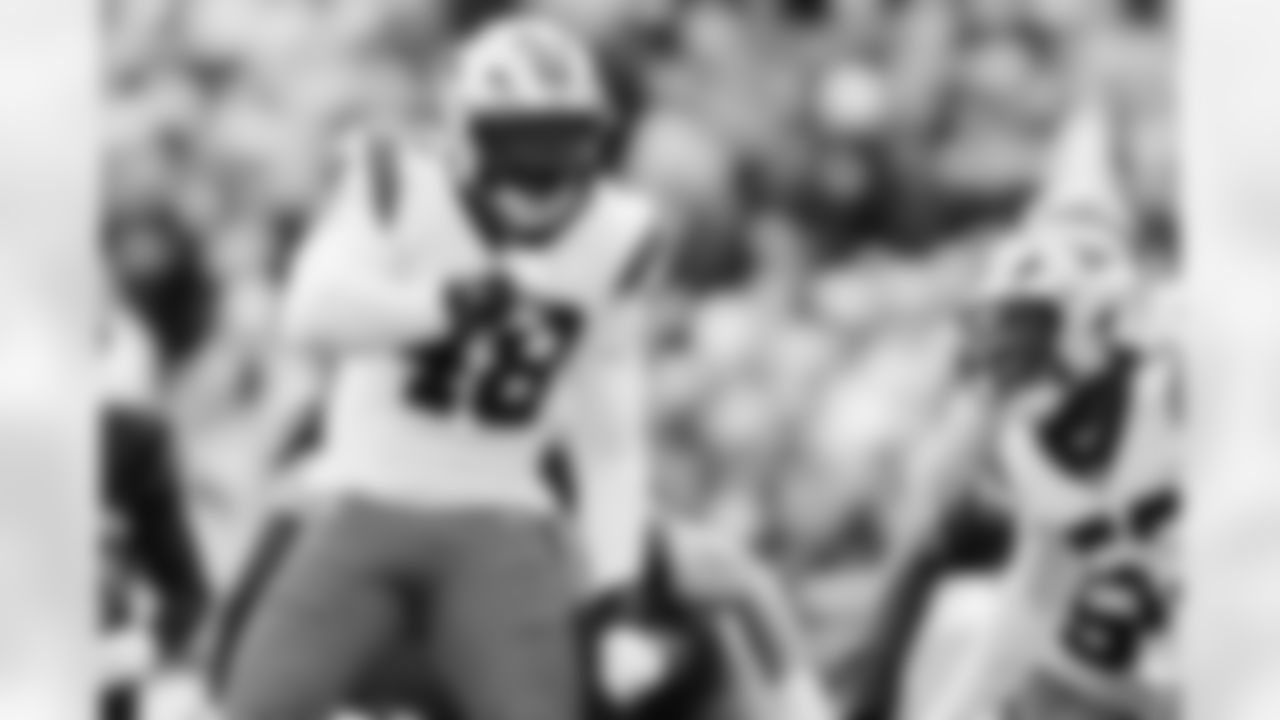 110225_CARatGB_AH202745