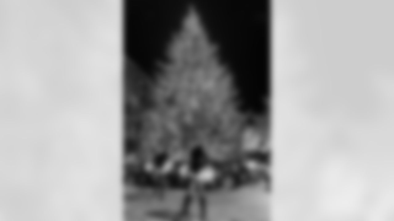 #9 111825_AM_TreeLighting_0106