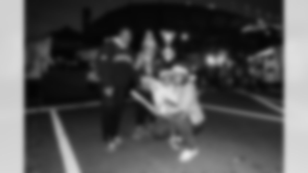 111825_TreeLighting_Selects-109741