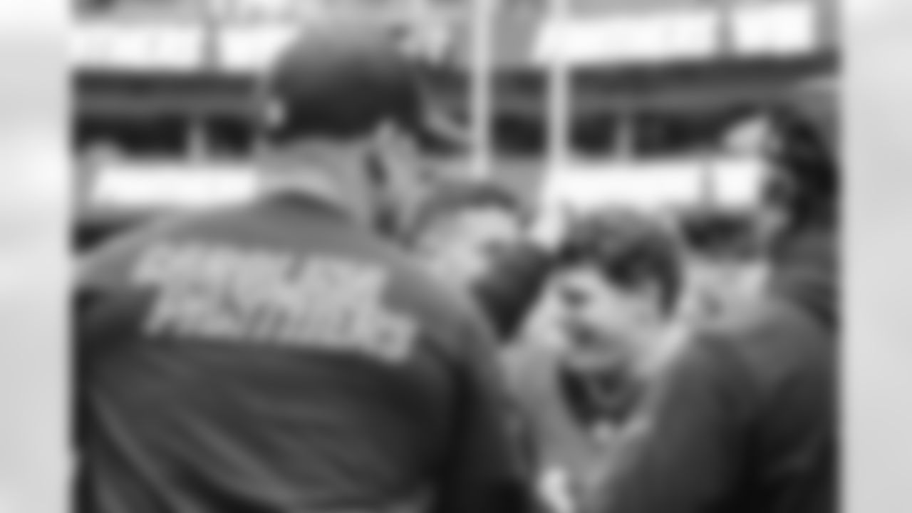 101225_DALvsCAR_DSC_7774