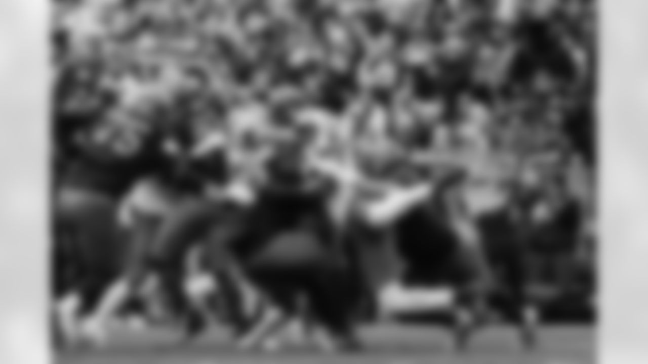 110225_CARatGB_AH103891