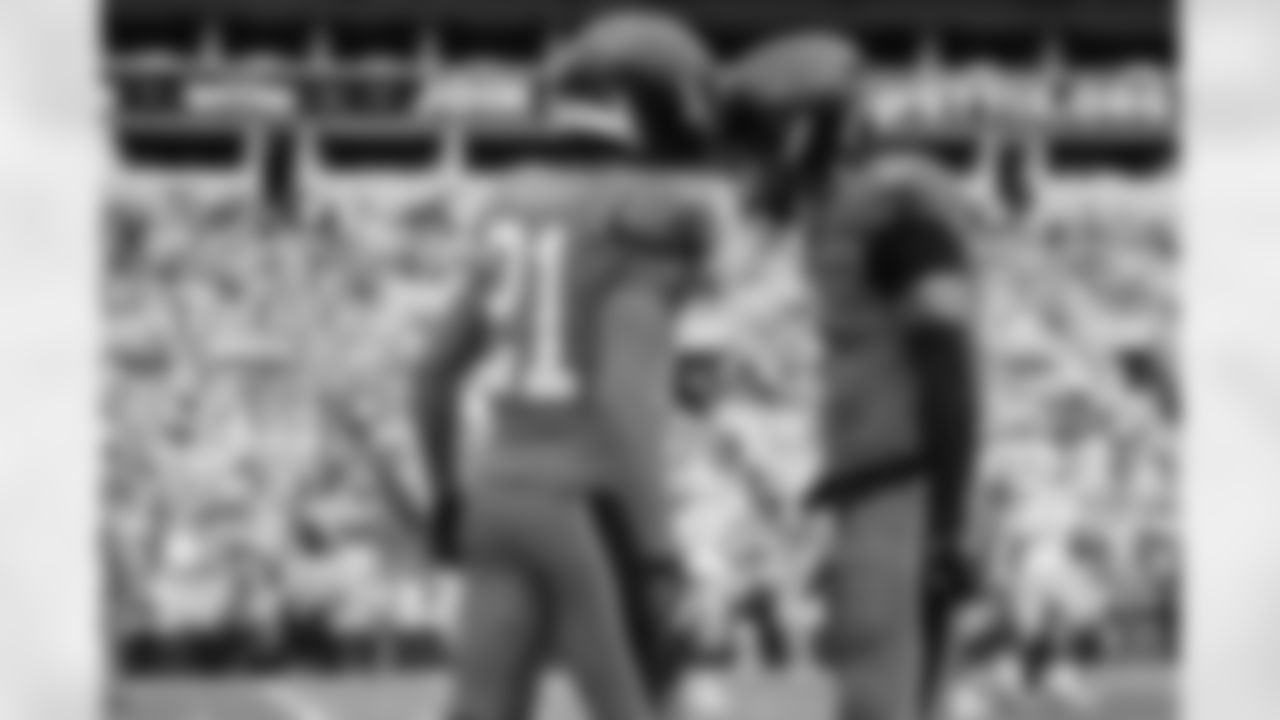 101225_DALvsCAR_LW1_8380