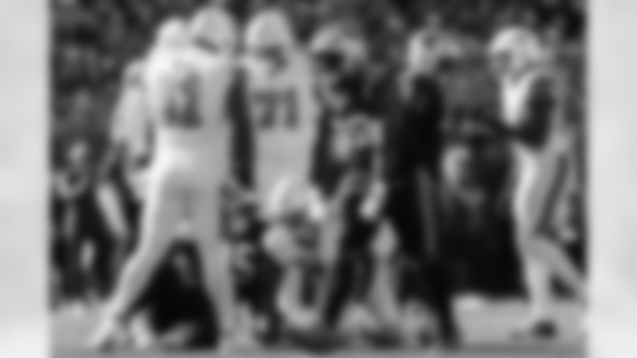 110925_CARvsNO_AS307800