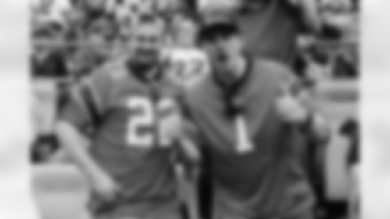 101225_DALvsCAR_KJ1_5025