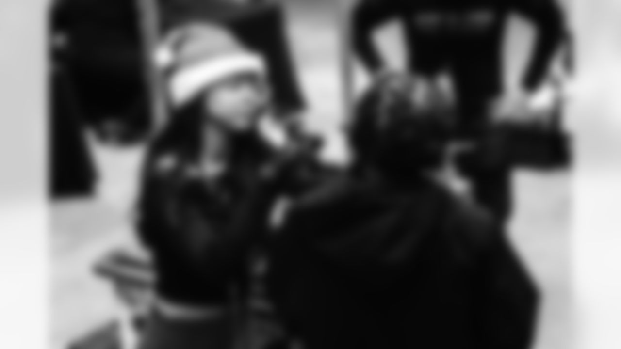 111825_TreeLighting_Selects-100295