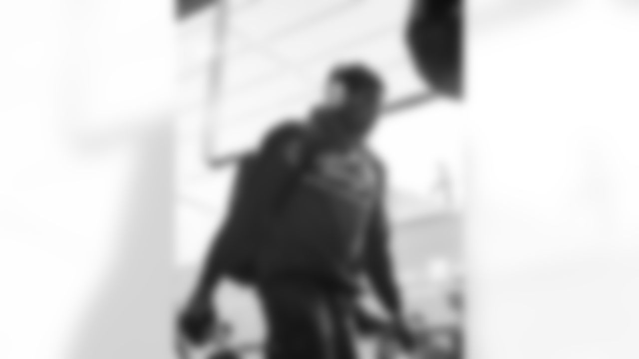 112425_CARatSF_AS306233