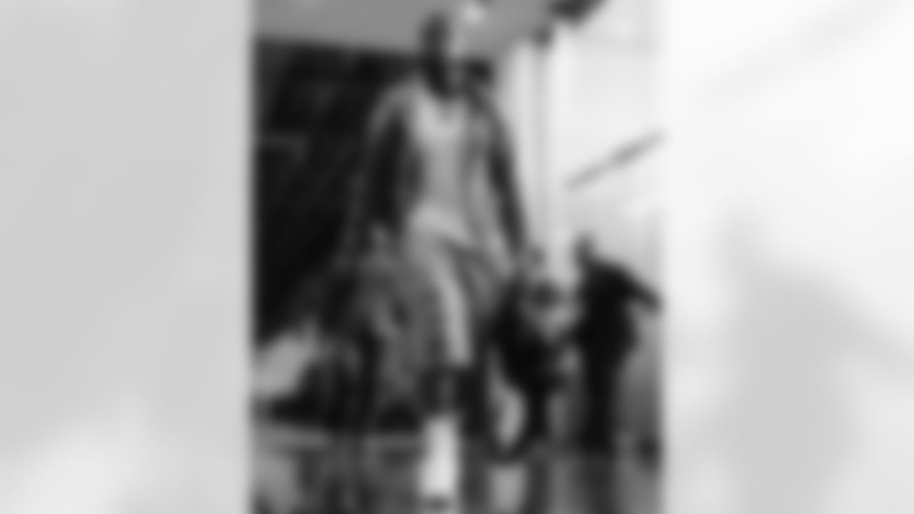 112425_CARatSF_AS306197