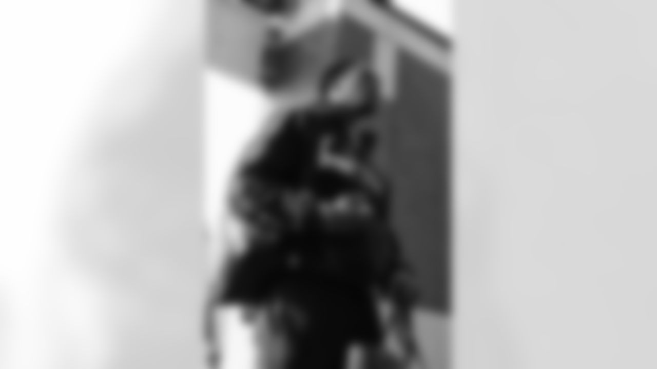 110225_CARatGB_CB205876