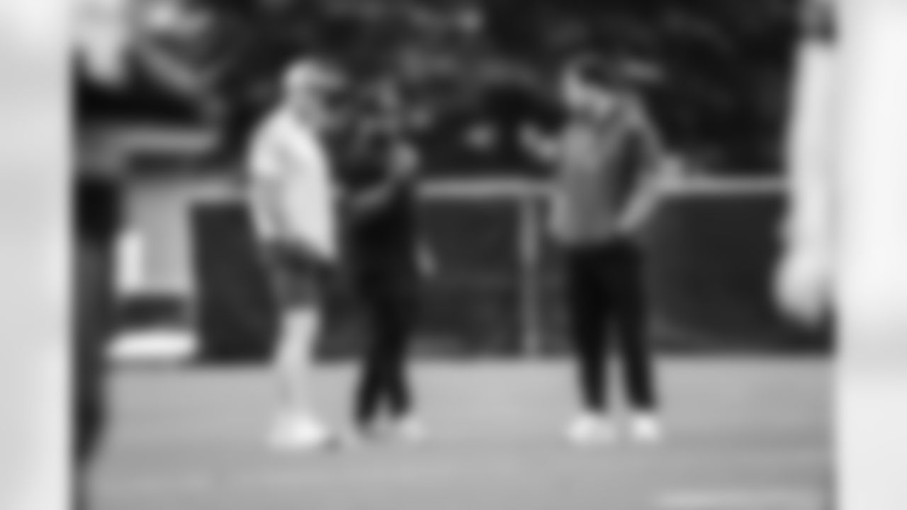 052825_OTA_AH_Selects-7245