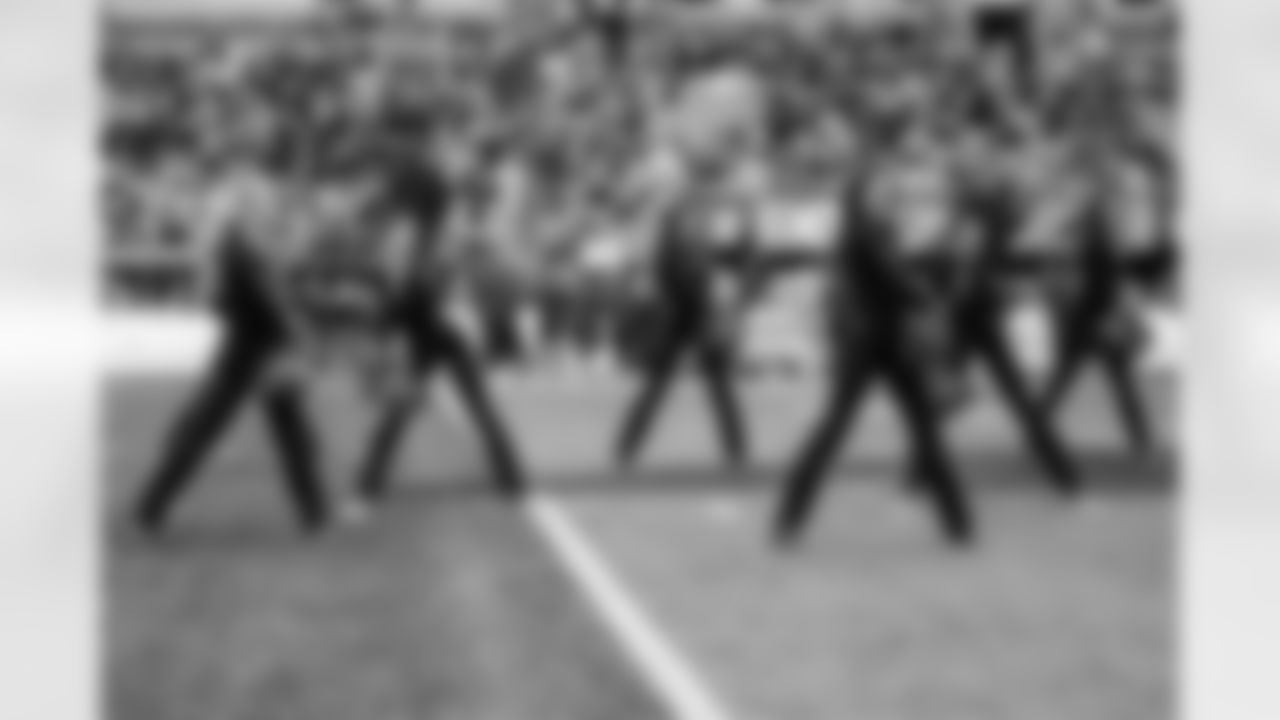 251130 ENT vs LA Rams TopCats-277