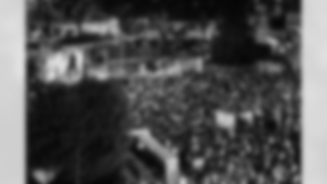 111825_TreeLighting_Selects-100043