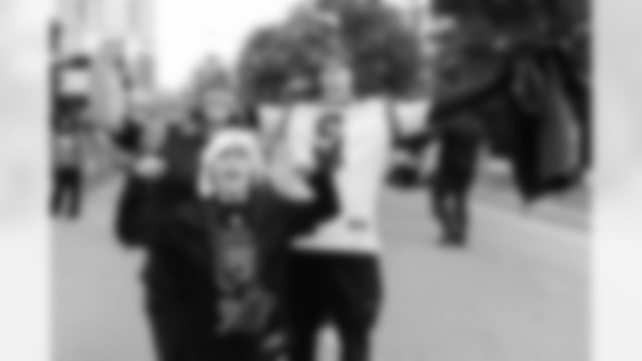 122125_CARvsTB_KJ1_3616