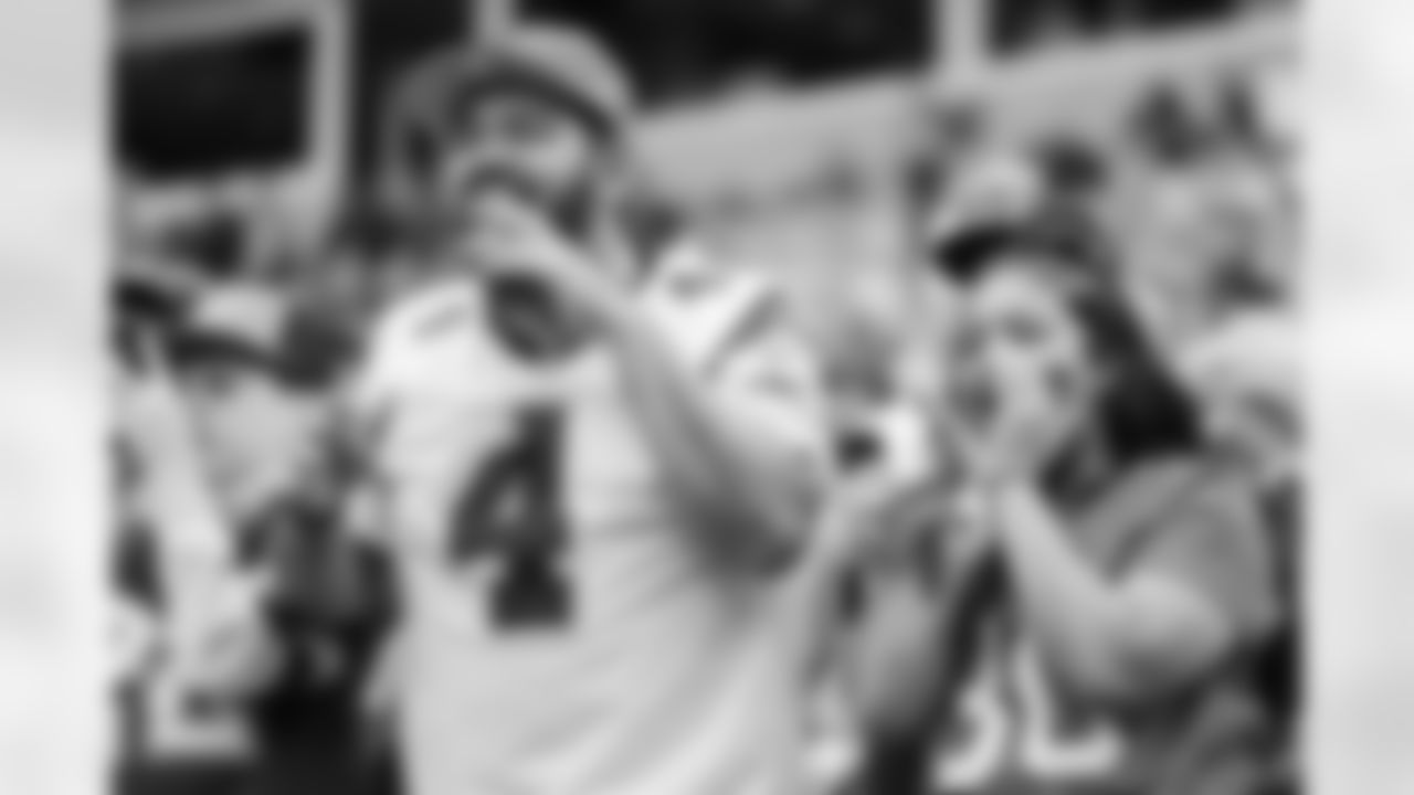 101225_DALvsCAR_KJ2_0459