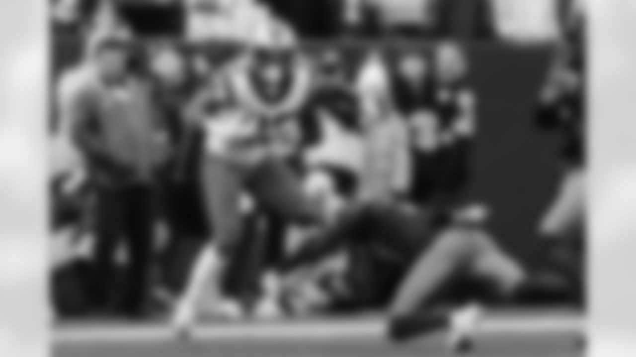 110225_CARatGB_AS100763