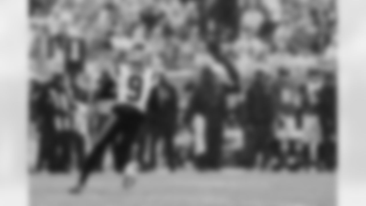 The Carolina Panthers face the Tampa Bay Buccaneers on Saturday, Jan. 3, 2026 at Raymond James Stadium in Tampa, FL