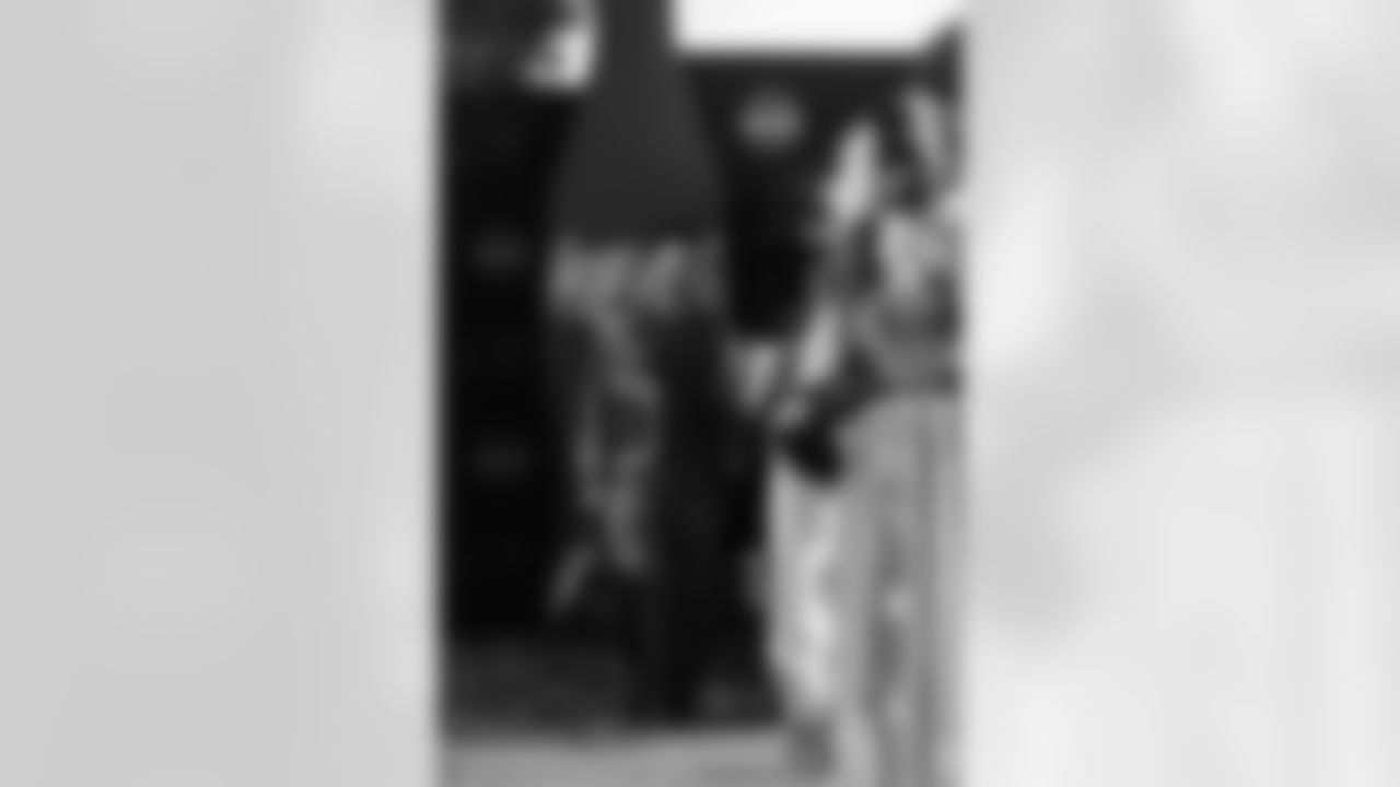 110925_CARvsNO_CB204561