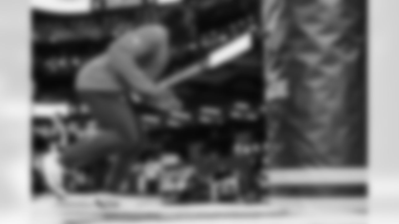 121425_CARatNO_AS206427