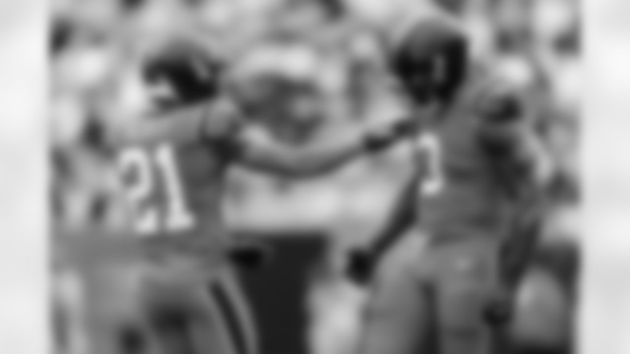 101225_DALvsCAR_AS100064