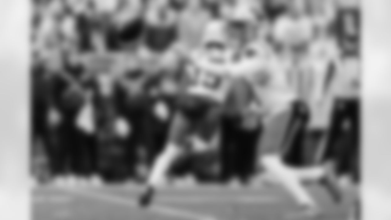 110225_CARatGB_AH201649