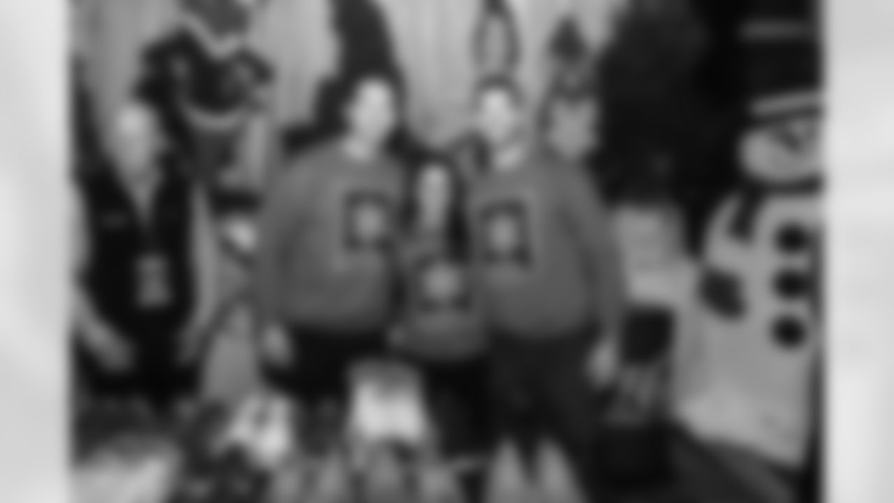 120925_JTTC_SELECTS-309466