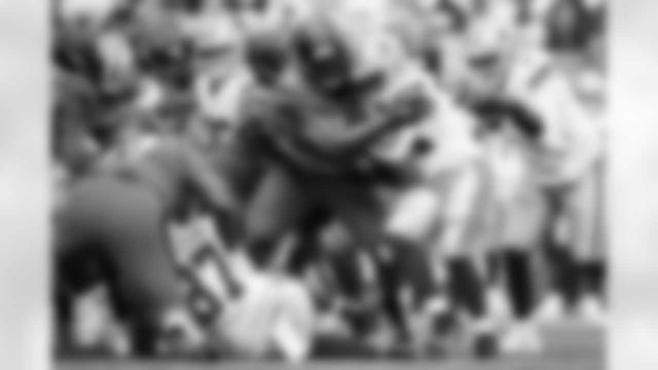 101225_DALvsCAR_LW1_7417