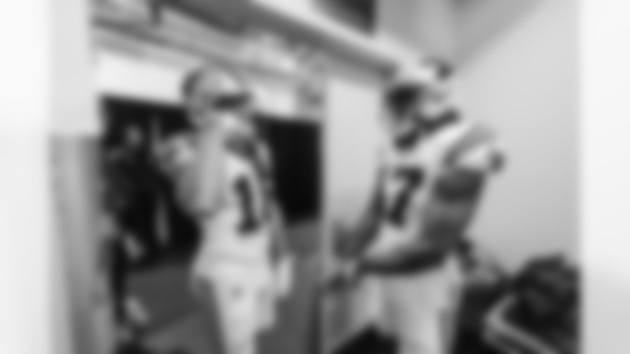 121425_CARatNO_AH200578