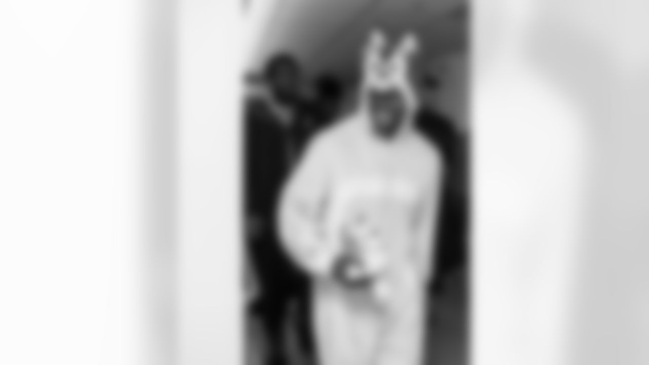 The Carolina Panthers visit Levine Children's Hospital on Tuesday, Oct. 28, 2025 in Charlotte, NC. (Photo by Cassie Baker//Carolina Panthers)